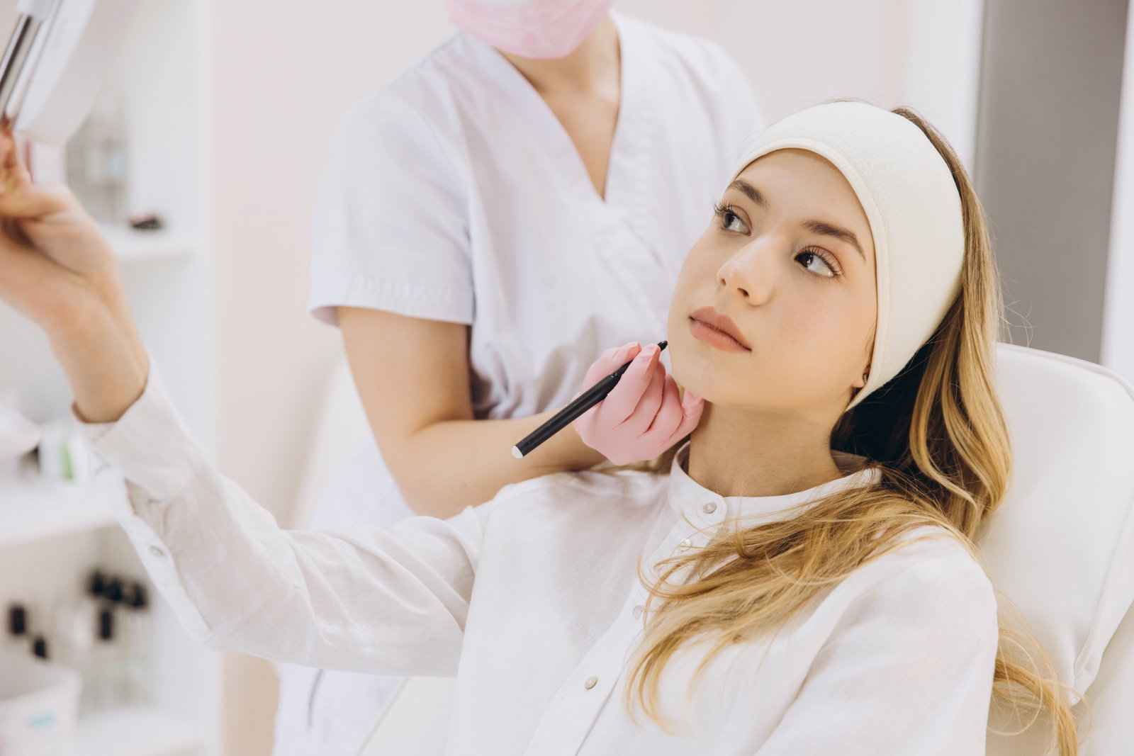 Consultation process for facial contouring assessment