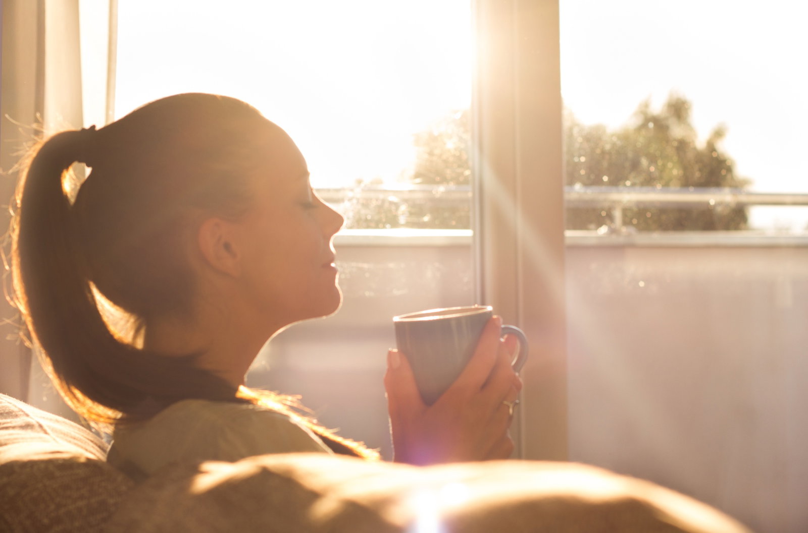 Morning wellness routine supporting skin health